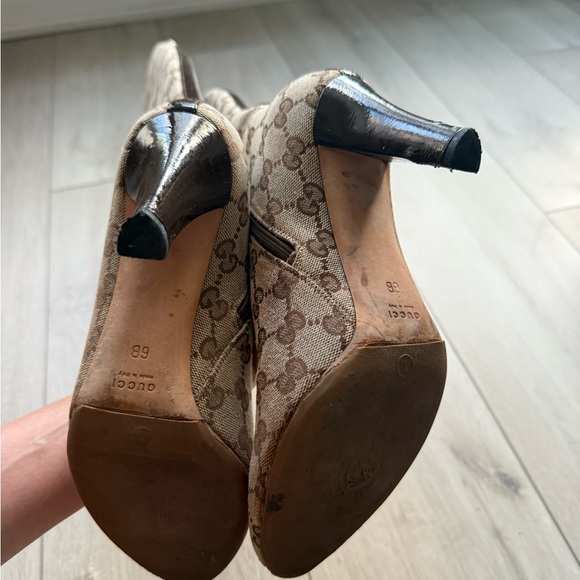 Gucci Beige GG Canvas Monogram Heeled Boots. Size 36 B. Good condition - Picture 10 of 16